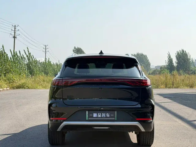 BYD Tang — Фото автомобиля 13
