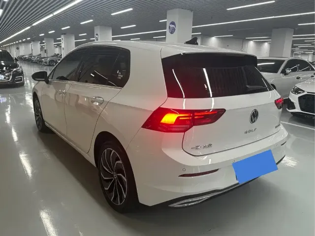 Volkswagen Golf — Фото автомобиля 19