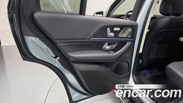 Mercedes-Benz GLE-Class — Фото автомобиля 24