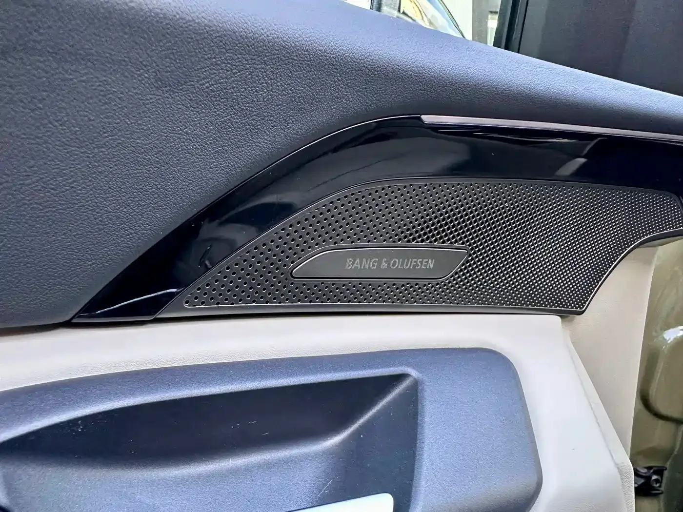 Audi Audi Q5L 2026 Smart Hybrid Flagship — Фото автомобиля 11