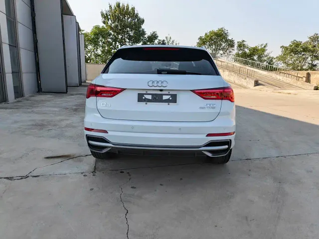 Audi Q3 — Фото автомобиля 5
