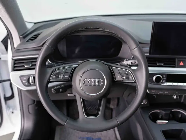 Audi A4L — Фото автомобиля 12