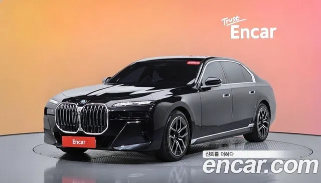 Фотография автомобиля — BMW 7 Series G70