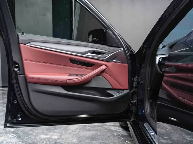 BMW 5 Series — Фото автомобиля 13