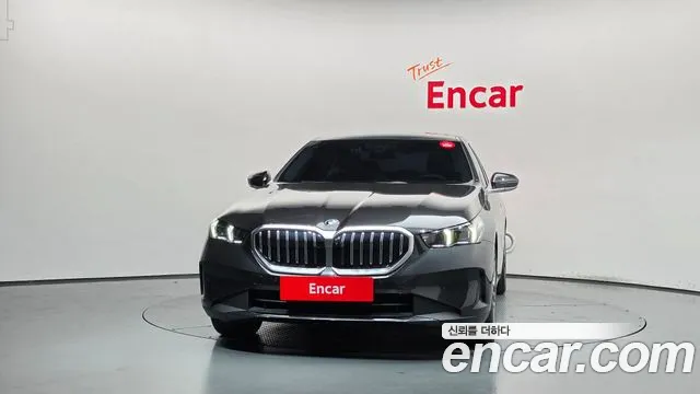 BMW 5 Series G60 — Фото автомобиля 3