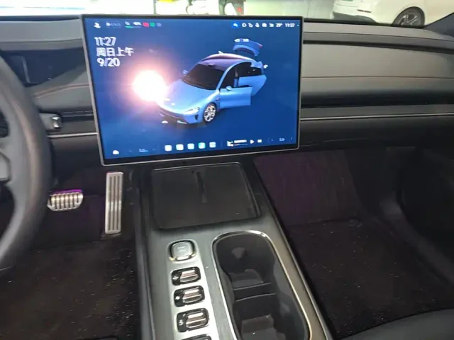 Xiaomi SU7 — Фото автомобиля 12