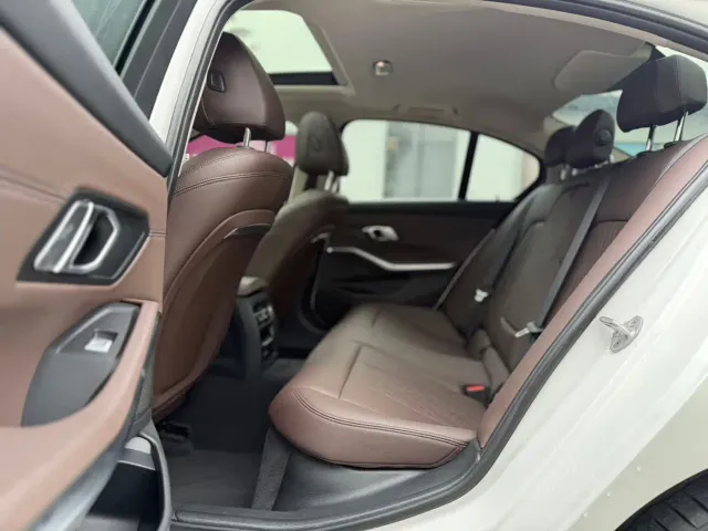 BMW 3 Series — Фото автомобиля 12