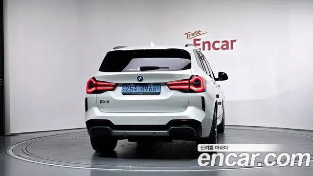 BMW iX3 G08 (2020–2024) — Фото автомобиля 4