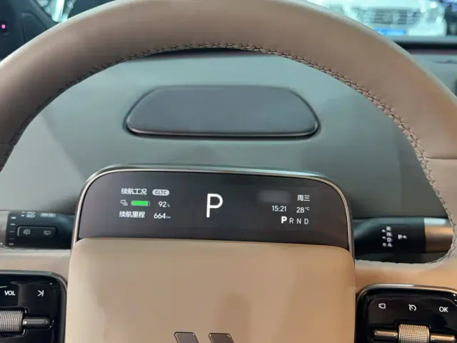 Li Auto i6 — Фото автомобиля 3