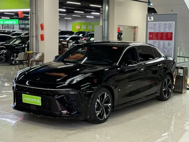 Lynk & Co 03 — Фото автомобиля 3
