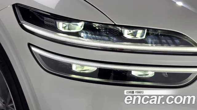 Genesis GV70 — Фото автомобиля 7