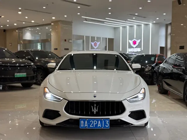 Maserati Ghibli — Фото автомобиля 2