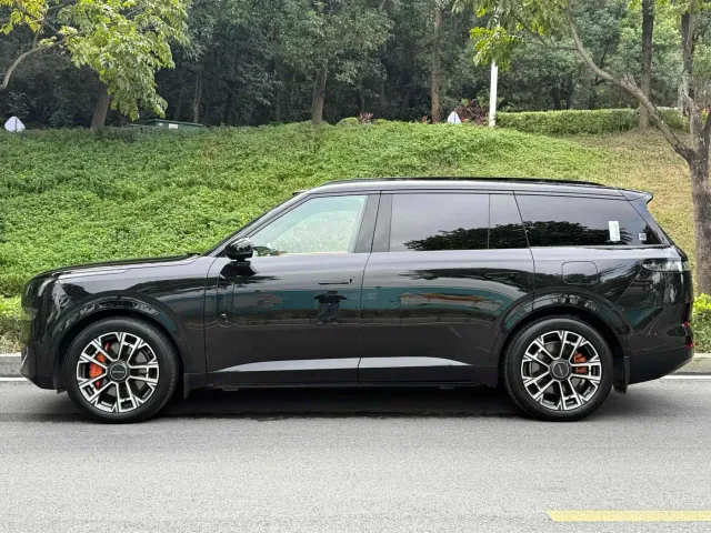 Lynk & Co 900 — Фото автомобиля 5