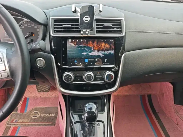 Nissan Tiida — Фото автомобиля 12