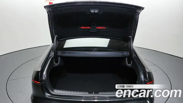 Hyundai Grandeur Grandeur (GN7) 2.5 Бензин 2WD — Фото автомобиля 20