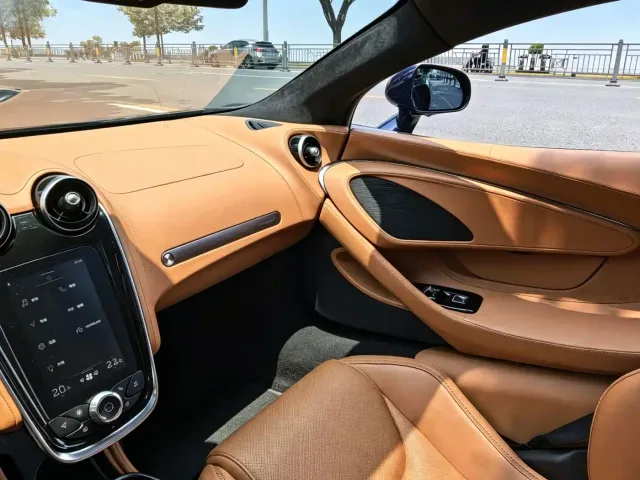 McLaren GT — Фото автомобиля 7