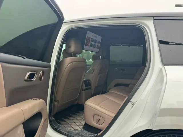 Li Auto i6 — Фото автомобиля 5