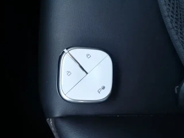Baojun Yep — Фото автомобиля 8