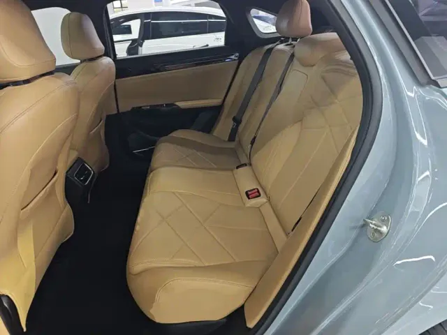 Geely Galaxy L6 — Фото автомобиля 16