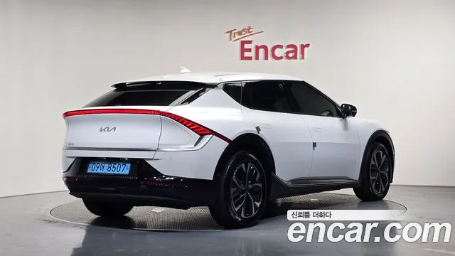 Kia EV6 — Фото автомобиля 2