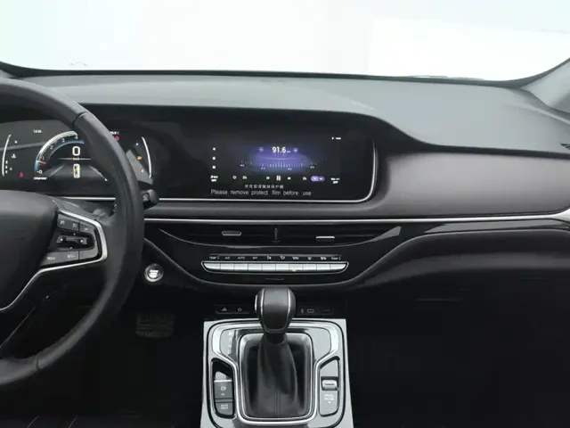 GAC Trumpchi M6 — Фото автомобиля 13