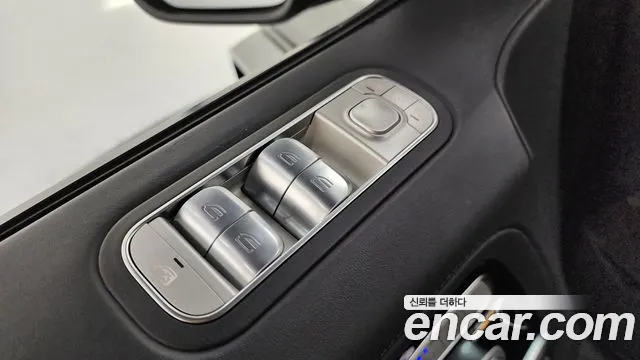 Mercedes-Benz G-Class — Фото автомобиля 18