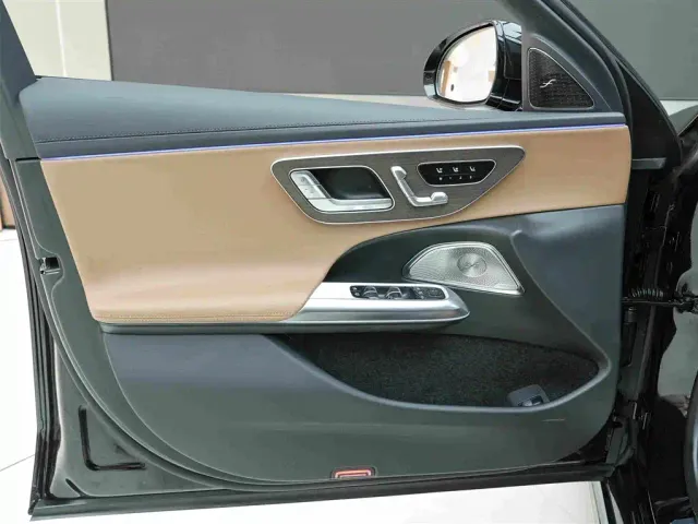 Mercedes-Benz E-Class — Фото автомобиля 14