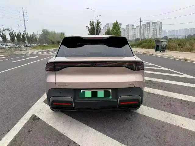 Changan Qiyuan Q05 — Фото автомобиля 8