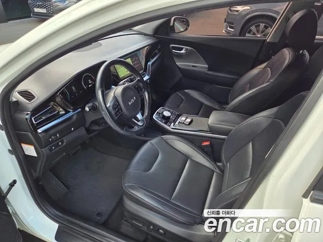 Kia Niro — Фото автомобиля 10