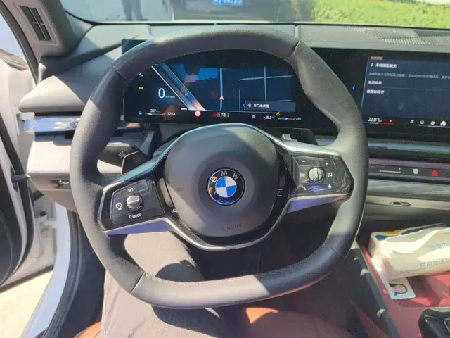 BMW 5 Series — Фото автомобиля 15
