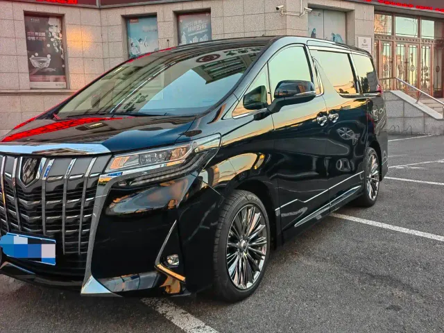 Toyota Alphard — Фото автомобиля 4