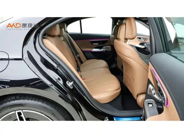 Mercedes-Benz E-Class — Фото автомобиля 8