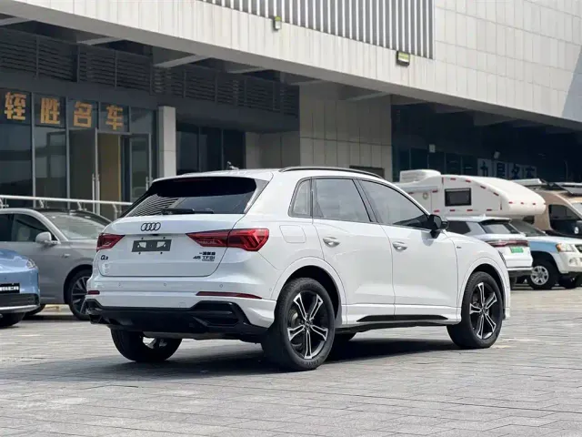 Audi Q3 — Фото автомобиля 3