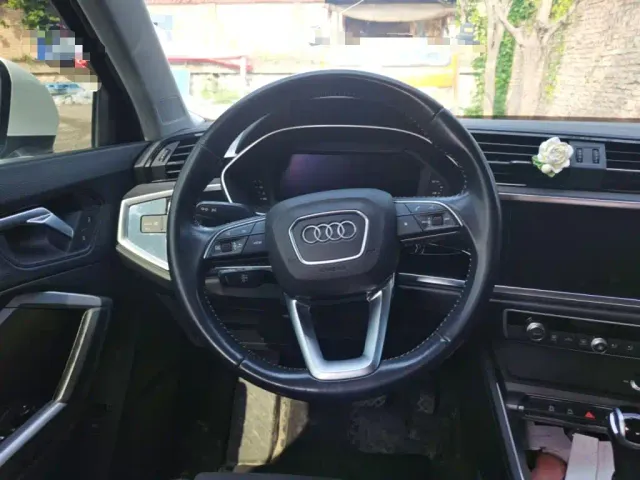 Audi Q3 — Фото автомобиля 2