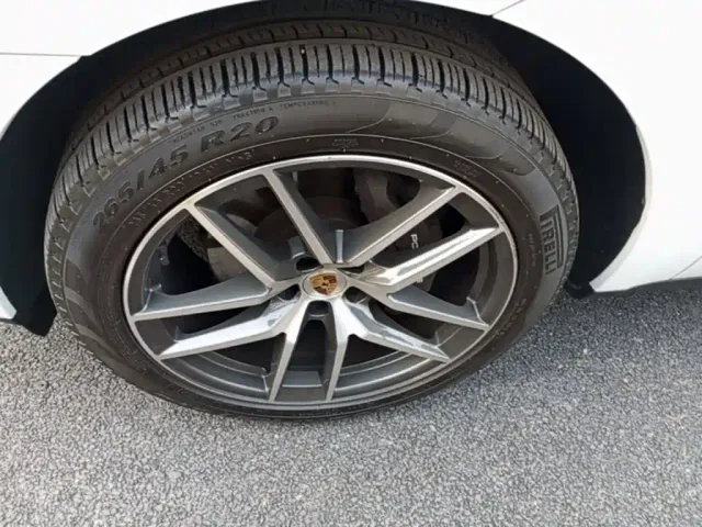 Porsche Macan — Фото автомобиля 22