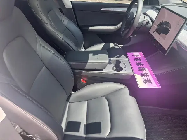 Tesla Model Y — Фото автомобиля 15