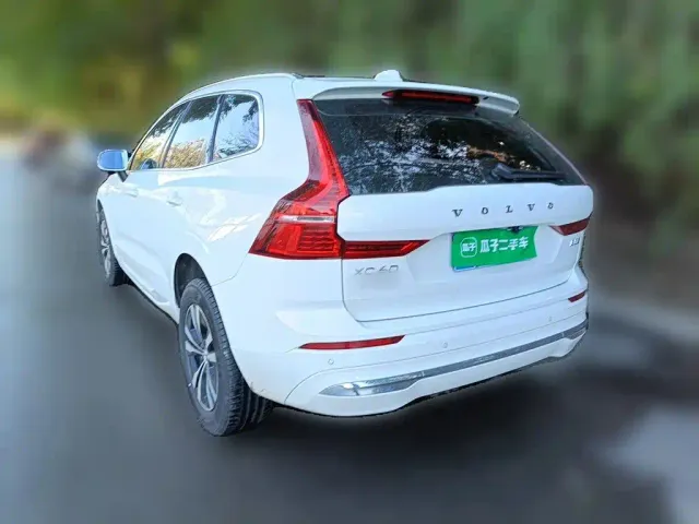 Volvo XC60 — Фото автомобиля 4