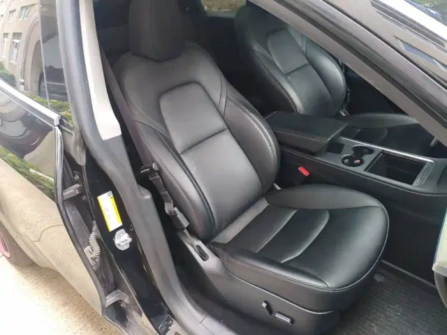 Tesla Model Y — Фото автомобиля 24