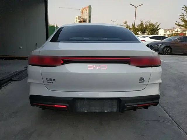 BYD Qin L — Фото автомобиля 5