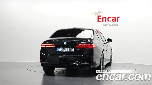 BMW 5-Series 5 серия (G60) 530i xDrive M Sport Pro Special Edition — Фото автомобиля 3