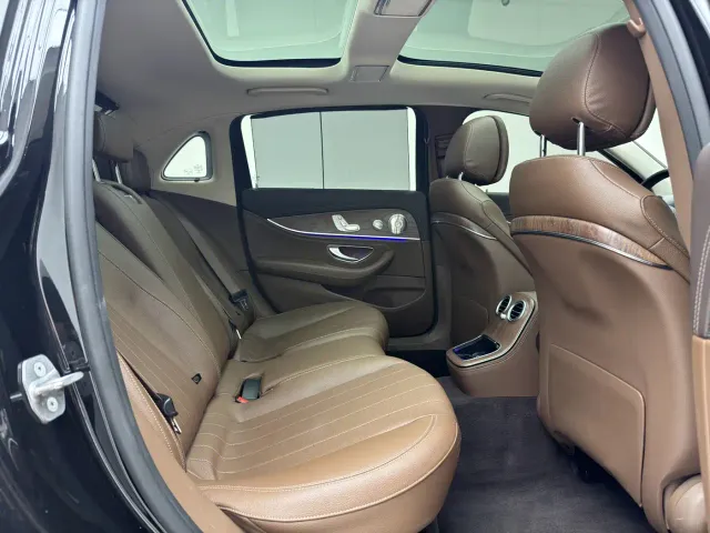 Mercedes-Benz E-Class — Фото автомобиля 13