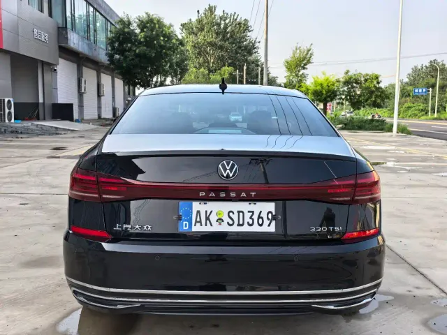 Volkswagen Passat — Фото автомобиля 3