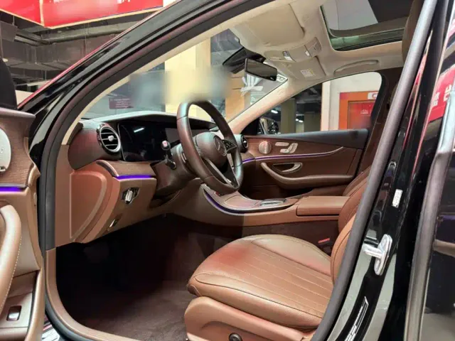 Mercedes-Benz E-Class — Фото автомобиля 16
