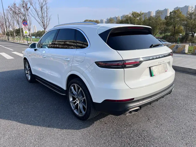 Porsche Cayenne — Фото автомобиля 6