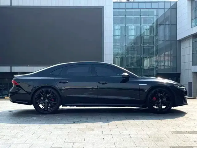Audi A7L — Фото автомобиля 8