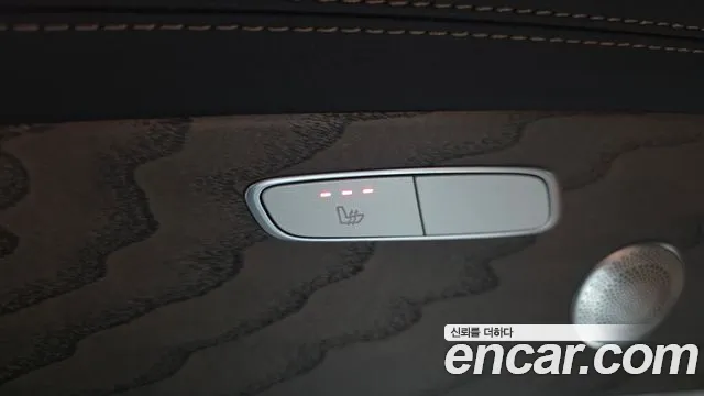 Mercedes-Benz E-Class — Фото автомобиля 24