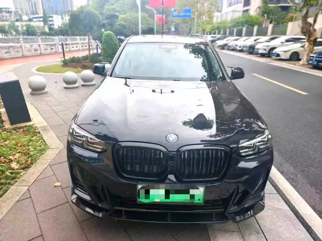 BMW iX3 — Фото автомобиля 4