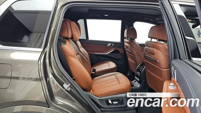 BMW X7 — Фото автомобиля 8