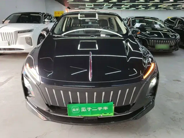 Hongqi E-QM5 — Фото автомобиля 2