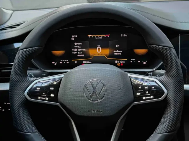 Volkswagen Passat — Фото автомобиля 15